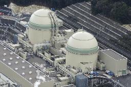 　関西電力高浜原発４号機（右）と３号機＝福井県高浜町