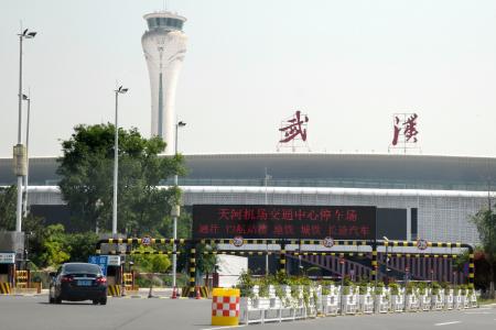 　中国・武漢の国際空港＝２３日（共同）