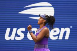 　全米テニス４回戦でガウフを破り、喜ぶ大坂なおみ＝１日（ＡＰ＝共同）