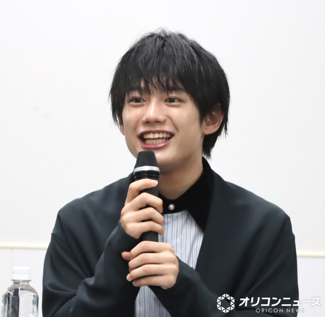 古田新太から出てくる先輩の名に驚きをみせたAmBitious・真弓孟之 （C）ORICON NewS inc.