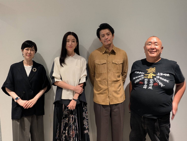 『ラジオビバリー昼ズ』に出演した（左から）乾貴美子、ハン・ヒョジュ、小栗旬、松村邦洋