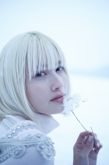 『橋本愛20代ラスト写真集「タイトル未定」』先行カット（C）幻冬舎