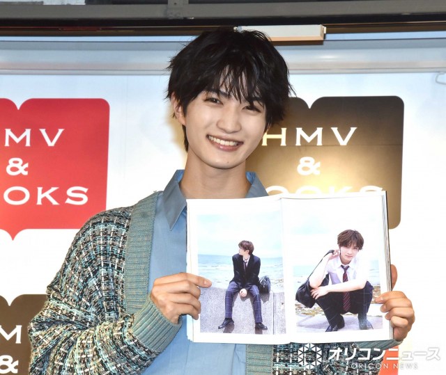 念願のブレザー姿に笑顔をみせた知念英和 （C）ORICON NewS inc.