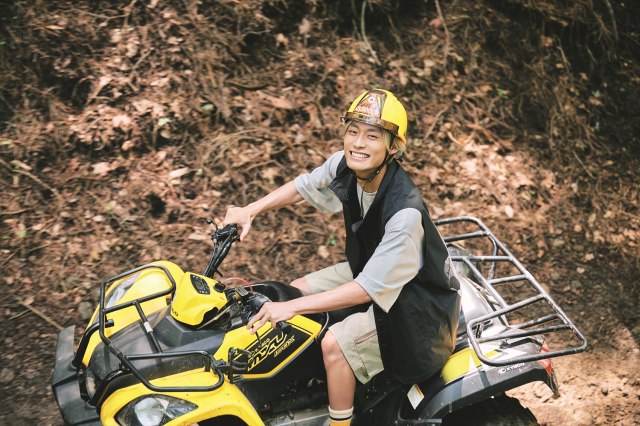 書籍『ALOHA’s CAMP』を発売した超特急・高松アロハ