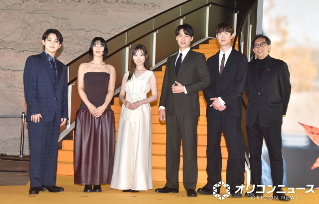 映画『楓』ジャパンプレミアに登壇した（左から）宮近海斗、石井杏奈、福原遥、福士蒼汰、宮沢氷魚、行定勲監督 （C）ORICON NewS inc.