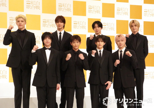 『第76回NHK紅白歌合戦』の出場歌手発表会見に出席した&TEAM（前列左から）TAKI、HARUA、YUMA、NICHOLAS（後列左から）MAKI、EJ、FUMA、K （C）ORICON NewS inc.