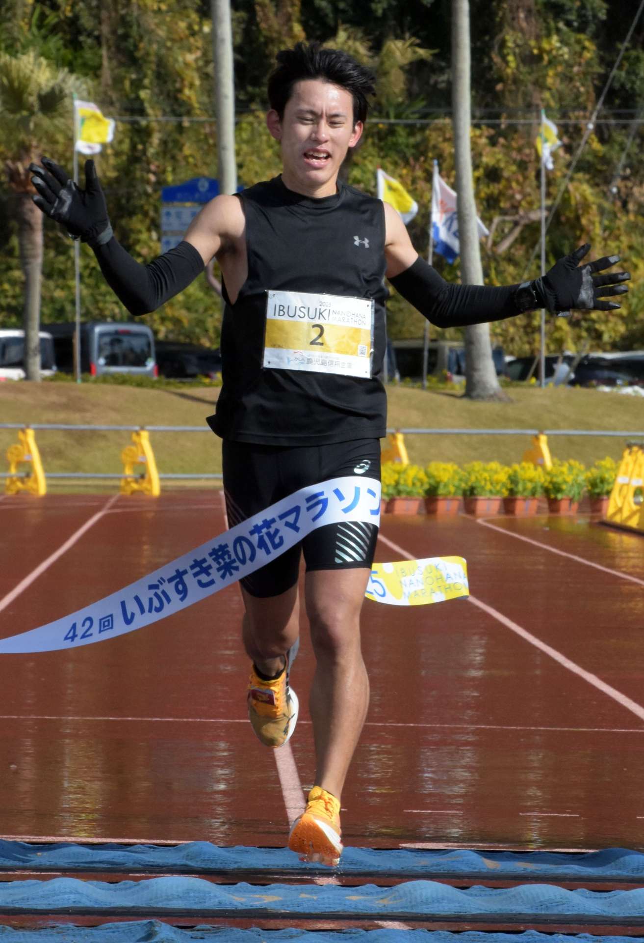 男子総合優勝の松浦崇之さん＝指宿市営陸上競技場