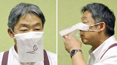 　サイゼリヤが発表した「食事用マスク」