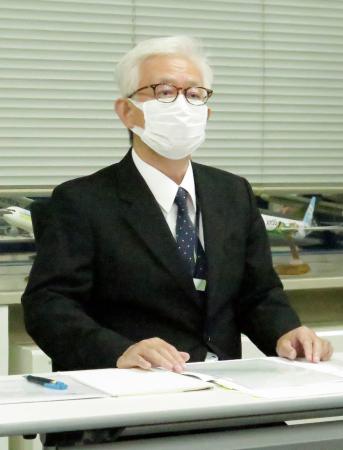 　記者会見するＡＩＲＤＯの泉弘毅副社長＝２６日午後、札幌市