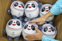 写真】五輪マスコットのグッズ大増産 「来週入荷」品薄続く