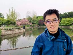 　新型コロナウイルス対策に抗議する「白紙運動」に参加した黄意誠さん＝上海市（本人提供・共同）