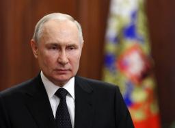 　テレビ演説するロシアのプーチン大統領＝２４日、モスクワ（ロシア大統領府提供・ロイター＝共同）