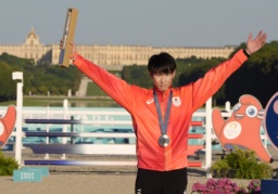 近代五種、30歳佐藤が「銀」 日本選手初の表彰台 | 国内海外の