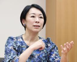 　記者会見する山尾志桜里元衆院議員＝１０日午後、国会