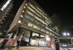 　自民党本部＝２０日午後９時５０分、東京・永田町