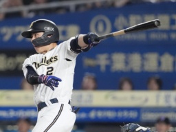 　８回オリックス２死三塁、若月が左前に決勝打を放つ＝ＺＯＺＯマリン