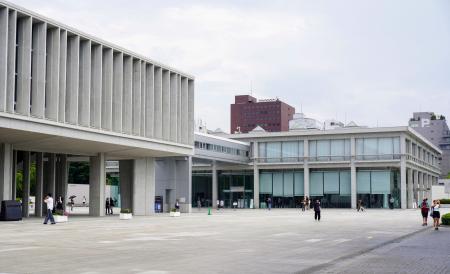 　開館から７０年を迎えた広島市中区の原爆資料館＝２４日午後