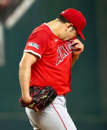 　レッズ戦の６回、右前適時打を放つドジャース・大谷＝ロサンゼルス（共同）