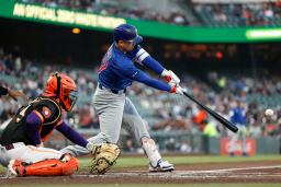 　レッズ戦の６回、右前適時打を放つドジャース・大谷＝ロサンゼルス（共同）