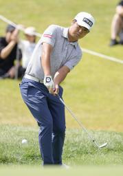 　第２日、通算８アンダーで首位の岡田晃平＝富士桜ＣＣ