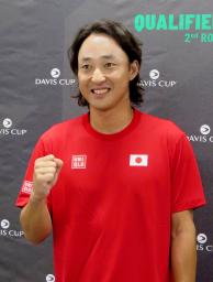 　男子テニス日本代表の添田豪監督＝１０日、有明コロシアム