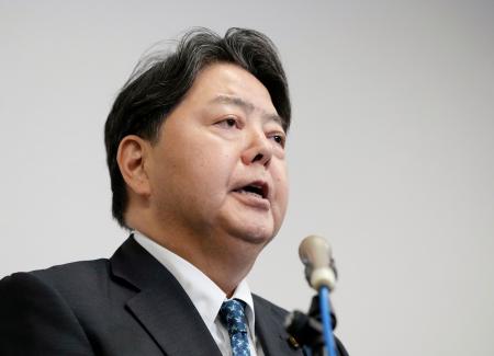 　自民党総裁選に立候補する意向を表明した林官房長官＝１６日午後、国会