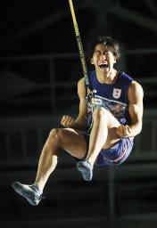 　男子スピード予選　２回目を終え雄たけびを上げる藤野柊斗＝ソウル（共同）