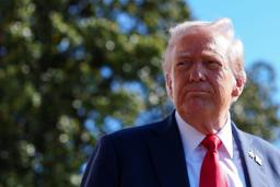 　５日、ホワイトハウスで記者団に話すトランプ米大統領（ゲッティ＝共同）