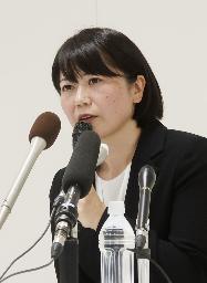 　臨時記者会見に臨む前橋市の小川晶市長＝９月、前橋市