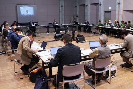 　北海道斜里町で開かれた知床の保護管理を検討する「科学委員会」＝１０日午後
