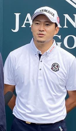 　日本オープン選手権の開幕を翌日に控え、取材に応じる今平周吾＝日光ＣＣ
