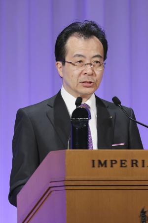 　第７８回新聞大会であいさつする中村史郎日本新聞協会会長＝１５日午後、東京都内