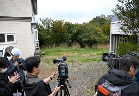 　ヒグマが駆除された現場付近＝１６日午後４時１６分、札幌市中央区