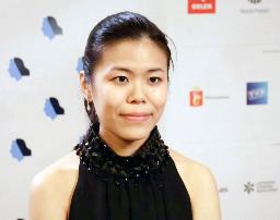 　第１９回ショパン国際ピアノ・コンクールの本選で演奏する進藤実優さん＝１９日、ワルシャワ（（Ｃ）Ｋ．Ｓｚｌｅｚａｋ／ＮＩＦＣ提供・共同）