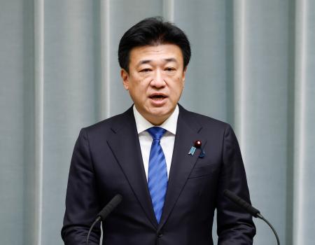 　高市内閣の閣僚名簿を発表する木原稔官房長官＝２１日午後４時３８分、首相官邸