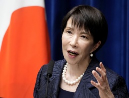 　新内閣が発足し、記者会見する高市早苗首相＝２１日午後１０時３９分、首相官邸