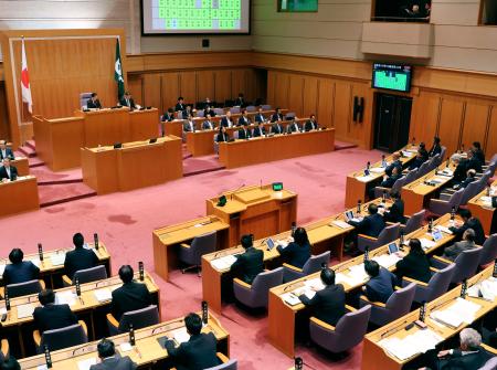 　アスリート盗撮を「性暴力」と位置付けた条例が可決、成立した三重県議会本会議＝２４日午前