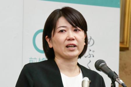 　記者会見する前橋市の小川晶市長＝２４日午後、前橋市役所