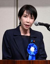 　北朝鮮による拉致被害者の帰国を求める国民大集会で、あいさつする高市首相。北朝鮮に金正恩朝鮮労働党総書記との首脳会談開催を打診したと明らかにした＝３日午後、東京都千代田区