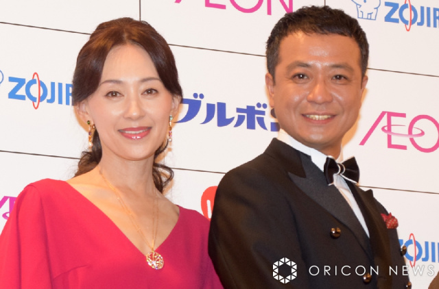 中山秀征（右）＆白城あやか夫妻　※2017年撮影 （C）ORICON NewS inc.