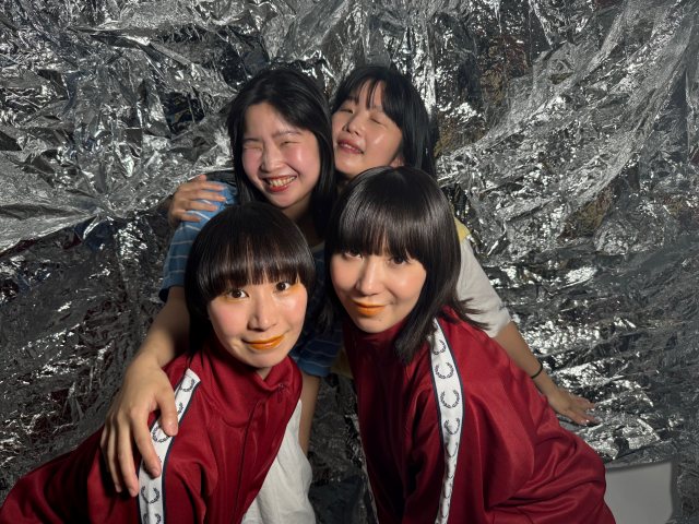 元CHAIのMANA＆KANAが初プロデュース、KOMAGOMEが第1弾楽曲をリリース