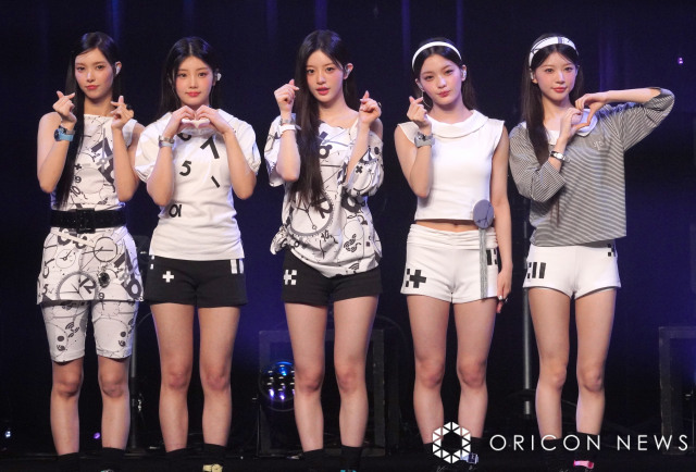 Japan 1st Single「時よ止まれ」発売記念メディアショーケースを開催したILLIT（左から）YUNAH、WONHEE、MINJU、IROHA、MOKA （C）ORICON NewS inc.