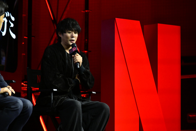 『イクサガミ』完成を報告した藤井道人監督