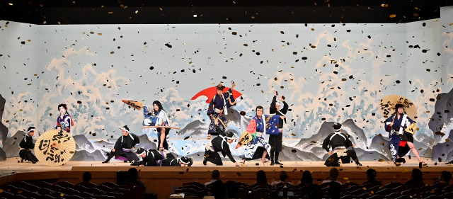 新作歌舞伎『流白浪燦星』南座で上演（左から）市川笑也、尾上右近、市川中車、片岡愛之助、市川笑三郎 （C）モンキー・パンチ（C）松竹