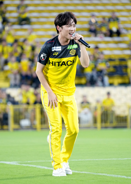 スペシャルライブを行った辰巳ゆうと