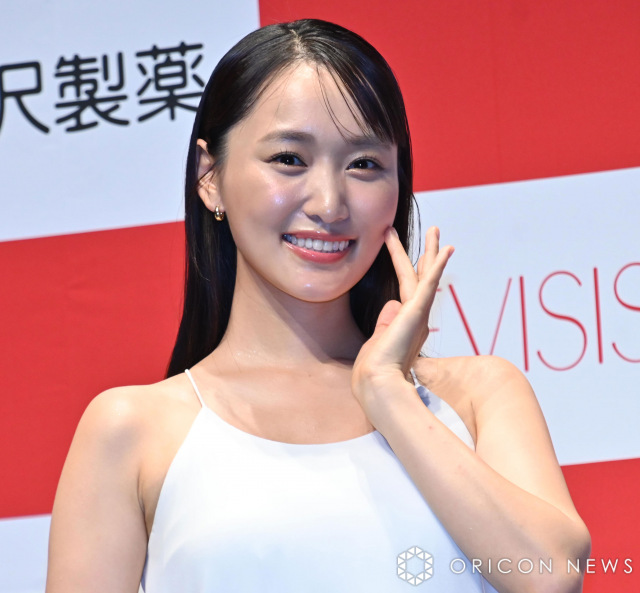 きらめく美肌を披露した菅井友香 （C）ORICON NewS inc.