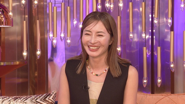 『ダマってられない女たち season2』（新山千春）（C）AbemaTV,Inc.