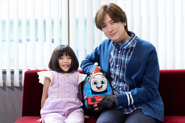 『映画 きかんしゃトーマス サンタをさがせ！パーシーのクリスマス急行』ゲスト声優のDAIGO（右）、倉田瑛茉（C）Kazuko Wakayama