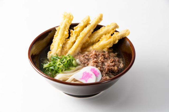資さんうどんの人気メニュー「肉ごぼ天うどん」