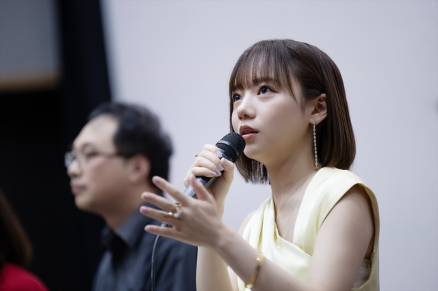 「第30回釜山国際映画祭」映画『恋愛裁判』公式上映後のQ＆Aに参加した齊藤京子